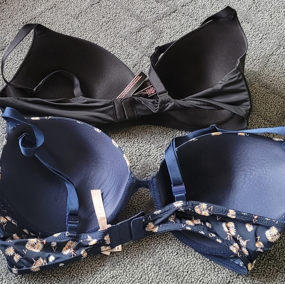 Lot of Victoria's Secret 38D Bras - Picture 3 of 5